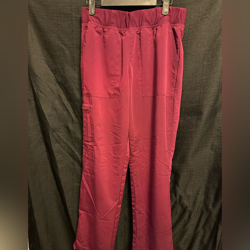 Medium scrub pants